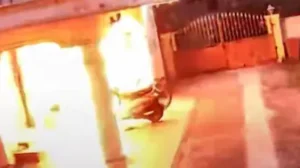 Coimbatore petrol bomb attack: ఇవేం పనులు రా బాబు.. ప్రేమను తిరస్కరిస్తే పెట్రోల్తో ఇలా చేస్తారా? కోయంబత్తూరులో రౌడీషీటర్ ఘాతుకం! | | ACTPnews