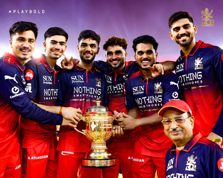 ఈ ట్రోఫీ కేవలం ఒక అవార్డు కాదు, క్రికెట్‌లో ప్రతిభ, అవకాశం, కష్టం, విజయానికి చిహ్నం. తాజాగా రజత్ పటీదార్ నాయకత్వంలో RCB విజయం సాధించి, సంస్కృత శ్లోక సారాన్ని హైలైట్ చేసింది. ఐపీఎల్ నిర్వాహకులు ఈ శ్లోకం ద్వారా యంగ్ టాలెంట్‌ను ప్రోత్సహిస్తున్నారని చెప్పవచ్చు. ఇది కేవలం క్రికెట్ టోర్నమెంట్ కాదు, లక్షల మంది యువకులకు డ్రీమ్ ప్లాట్‌ఫాం. RCB ఫ్యాన్స్‌కు ఈ విజయం చాలా ఎమోషనల్. 18 ఏళ్ల తర్వాత వచ్చిన రెండో గెలుపు. ఈ ట్రోఫీ భవిష్యత్ క్రికెటర్లను ప్రేరేపిస్తుంది. (Image credit - x - @RCBTweets)