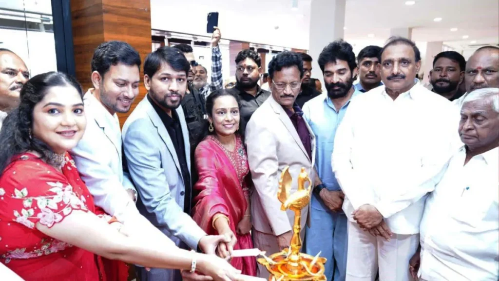 బిగ్ బాస్ ఫేమ్ భరణి చేతుల మీదుగా అను ఫర్నీచర్ ప్రారంభం.. ఎక్కడంటే? | తెలుగు సినిమా వార్తలు | ACTPnews