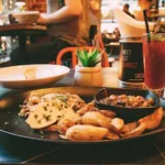 Restaurant Service Charge: హోటల్ బిల్లులో సర్వీస్ ఛార్జీ వసూలు చేస్తున్నారా?.. ఎక్కడ ఫిర్యాదు చేయాలో తెలుసా? | ట్రెండింగ్ | ACTPnews