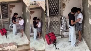 Zomato Delivery Boy: డెలివరీ బాయ్ కాదు ప్లే బాయ్.. ఆర్డర్ డెలివరీ చేయడానికి వచ్చి అమ్మాయితో.. | ట్రెండింగ్ | ACTPnews